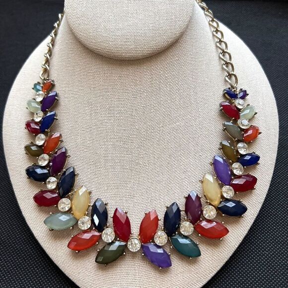 Multicolor Rhinestone Statement Necklace 18‎ in + 2 in Ext. - Picture 1 of 8